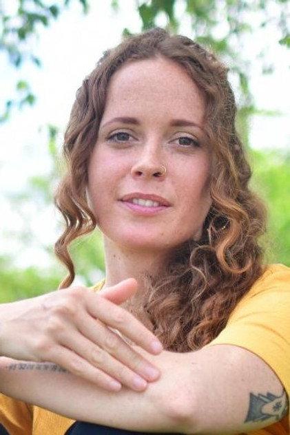 Laura Lardeux - Actor Profile Photo