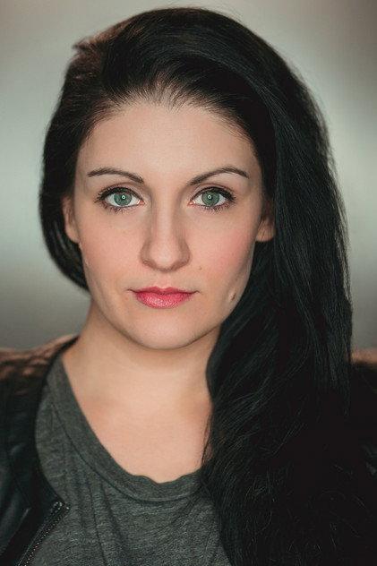 Annika Strauss - Actor Profile Photo
