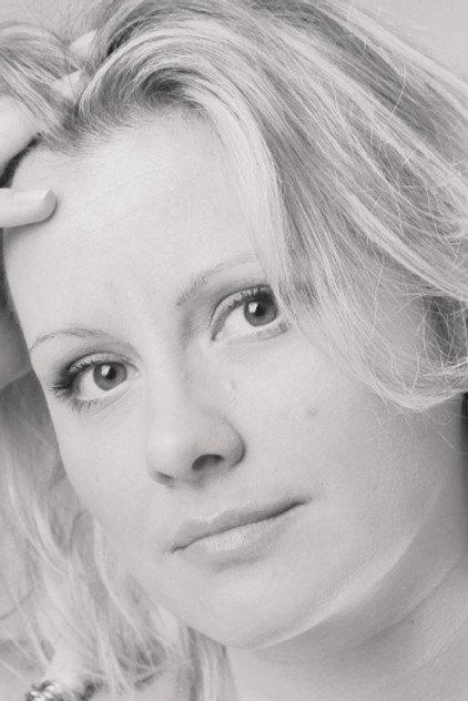 Yuliya Safronova - Actor Profile Photo