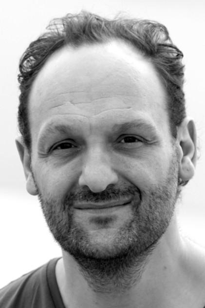 Daren Elliott Holmes - Actor Profile Photo