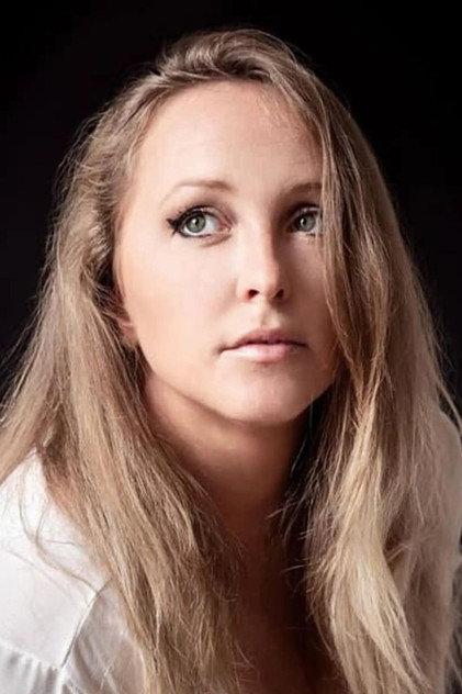Louise Hylland - Actor Profile Photo