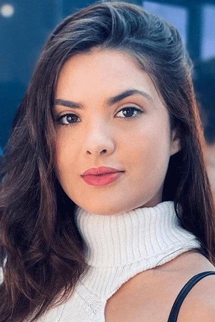 Lívia Inhudes - Actor Profile Photo