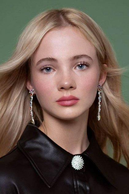 Freya Allan - Actor Profile Photo