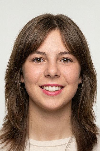 Damla Coşkunoğlu - Actor Profile Photo