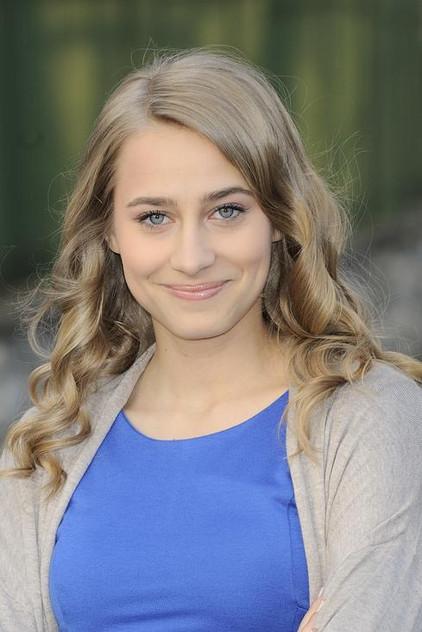 Julia Rosnowska - Actor Profile Photo