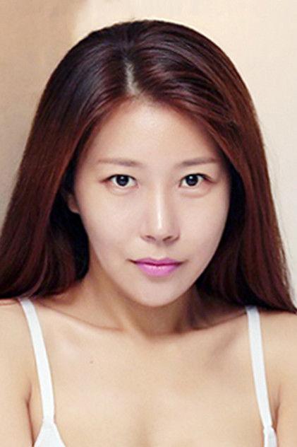 Ah Ri - Actor Profile Photo