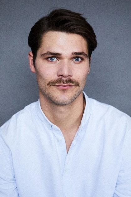 Henning Flüsloh - Actor Profile Photo