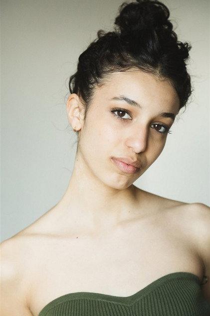 Emma Boulanouar - Actor Profile Photo
