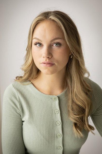 Ashley Dingwell - Actor Profile Photo