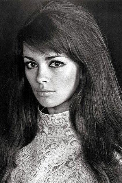 Astrid Heeren - Actor Profile Photo