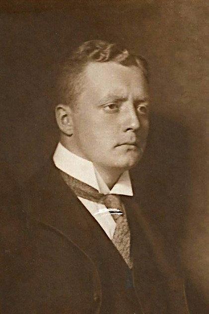 Carl Clewing - Actor Profile Photo