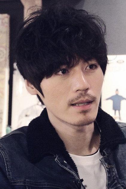 Zhe Ahn - Actor Profile Photo
