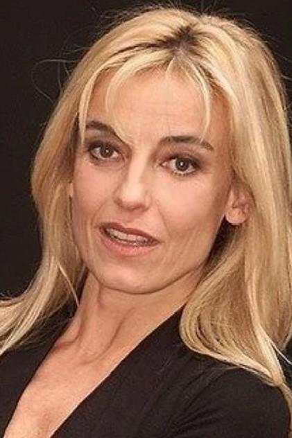 Adriana Vacarezza - Actor Profile Photo