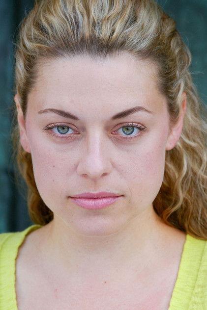 Amy Brassette - Actor Profile Photo