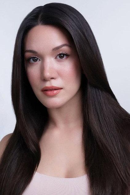 Hazal Subaşı - Actor Profile Photo