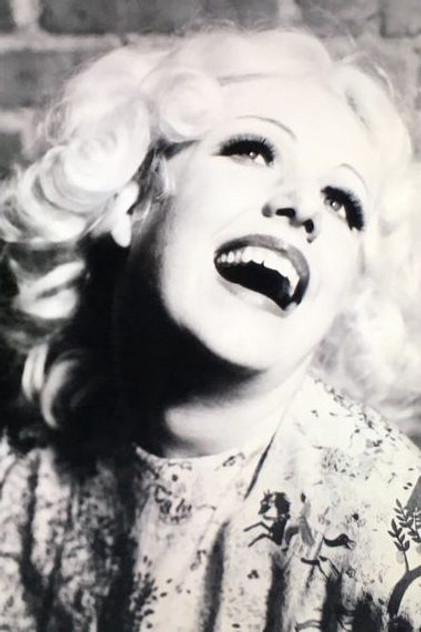 Mary Vivian Pearce - Actor Profile Photo