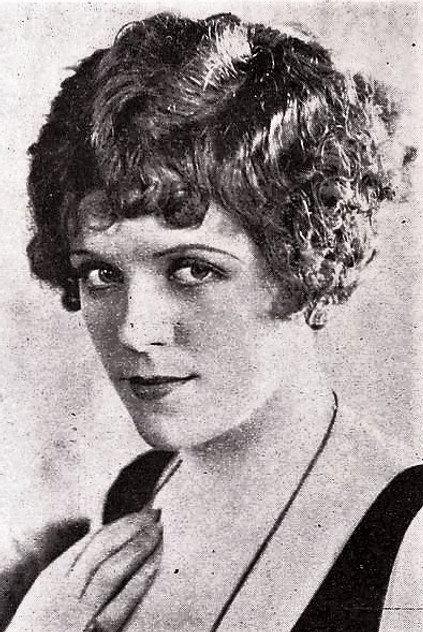 Helen Howard - Actor Profile Photo