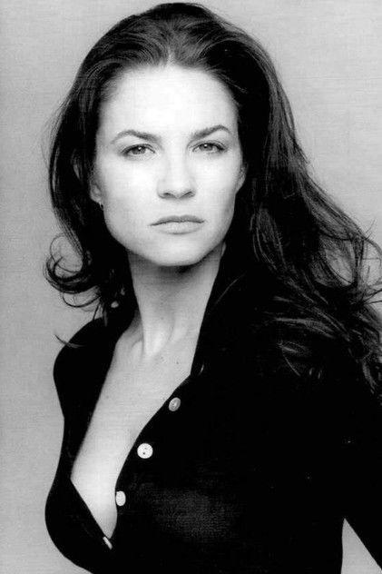 Elizabeth Barondes - Actor Profile Photo
