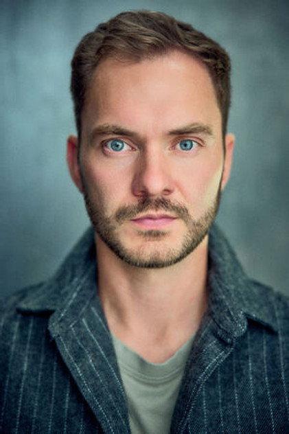 Simon Lennon - Actor Profile Photo