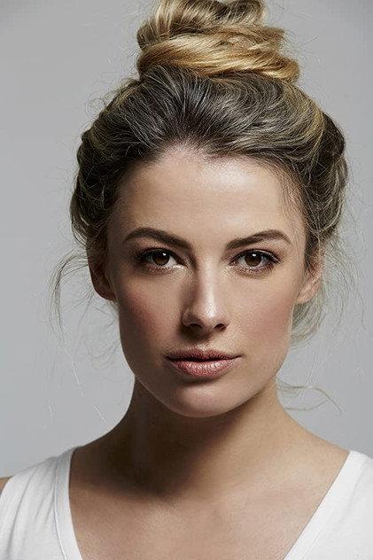 Jenna Saras - Actor Profile Photo