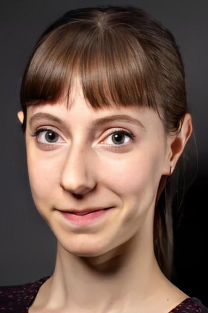 Ecem İzer - Actor Profile Photo