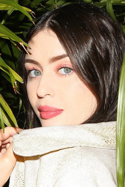 Ariana Papademetropoulos - Actor Profile Photo