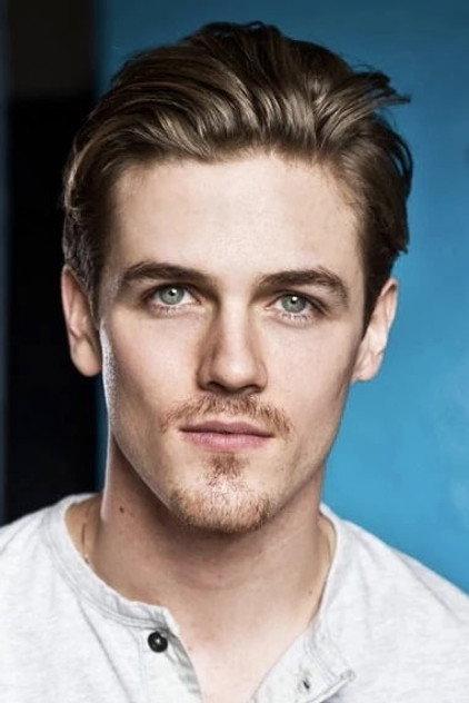 Craig Arnold - Actor Profile Photo