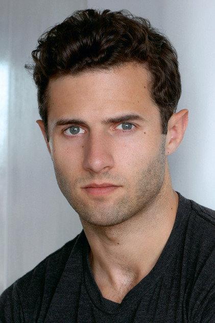 Roe Hartrampf - Actor Profile Photo