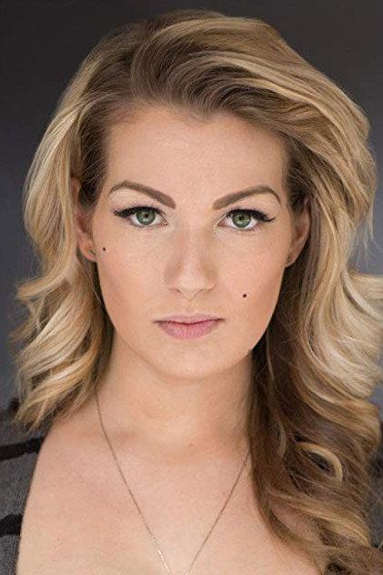 Nikki Rae Hallow - Actor Profile Photo