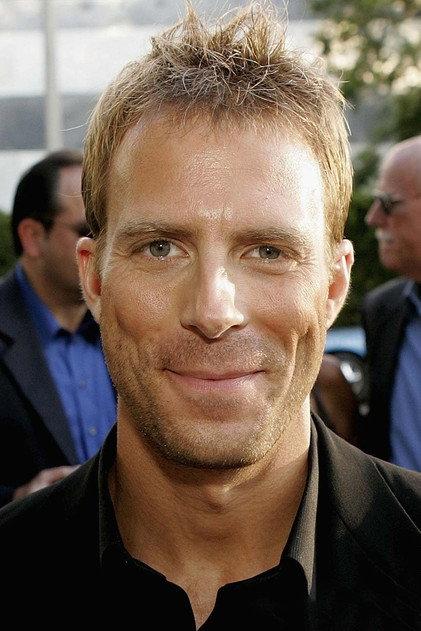Daniel Travis - Actor Profile Photo