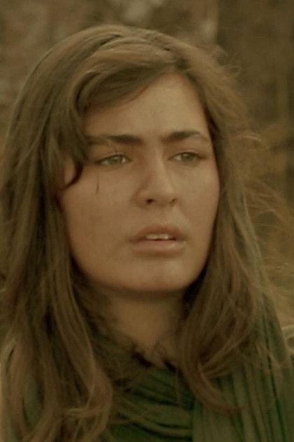 Rebecca Nunes - Actor Profile Photo