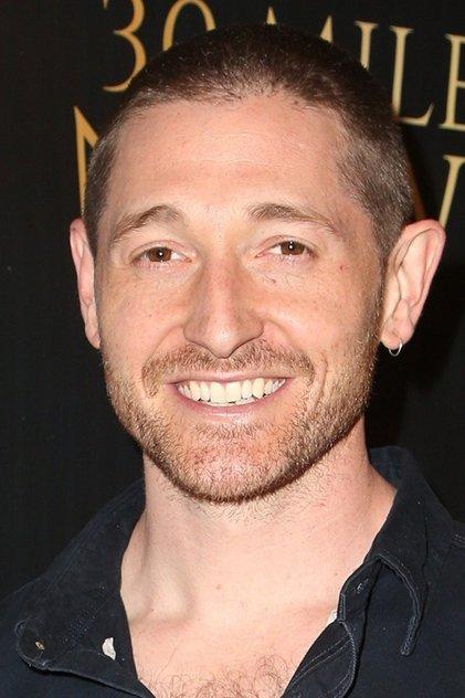 Lucas Neff - Actor Profile Photo