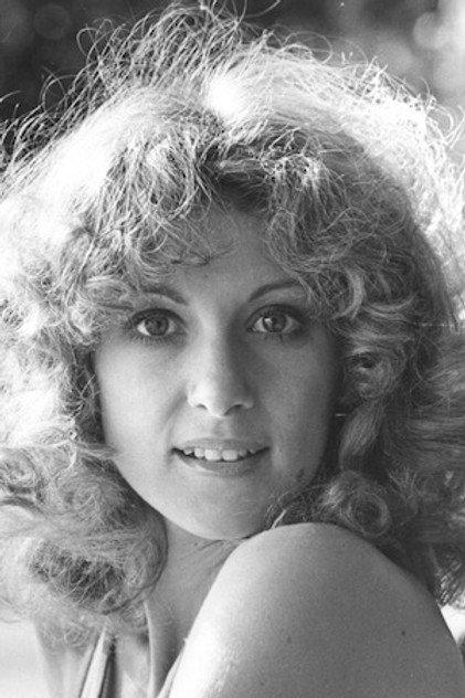 Julie Neubert - Actor Profile Photo