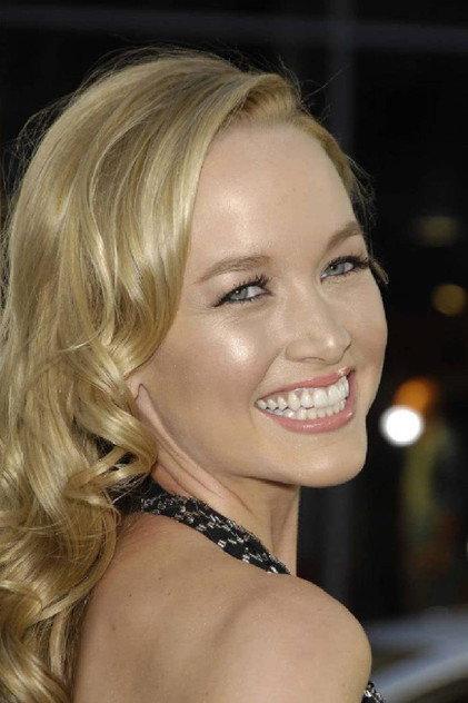 Kelley Jakle - Actor Profile Photo