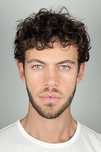 Jhullian Carlsson - Actor Profile Photo