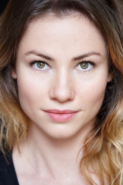 Maud Baecker - Actor Profile Photo