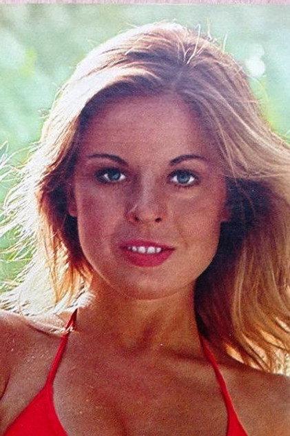 Lenka Novak - Actor Profile Photo