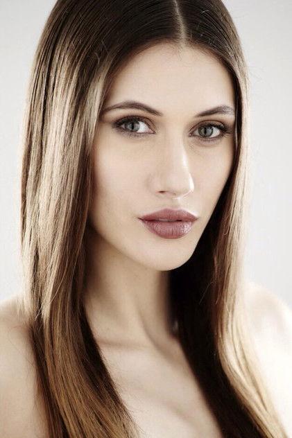 Caroline Green - Actor Profile Photo