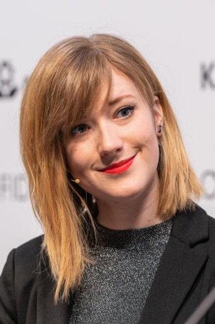 Anna Rudolf - Actor Profile Photo