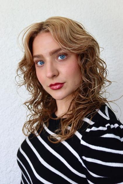 Ainsley Donahue - Actor Profile Photo