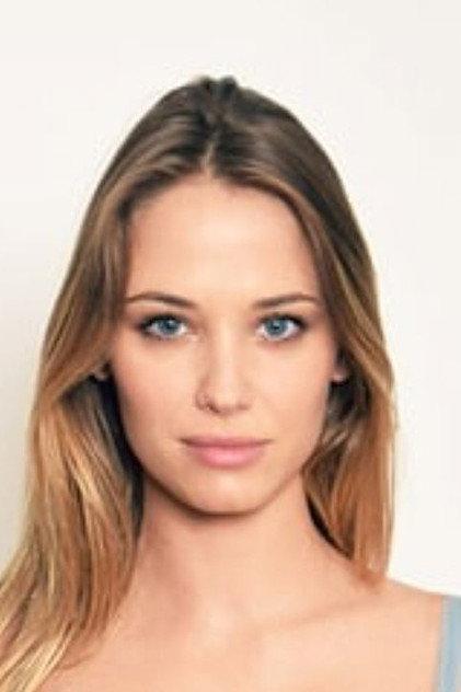 Agathe Teyssier - Actor Profile Photo
