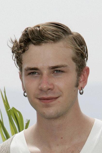 Elias McConnell - Actor Profile Photo