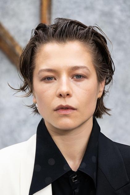 Emma D'Arcy - Actor Profile Photo
