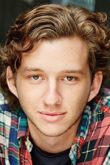 Mackenzie Fearnley - Actor Profile Photo