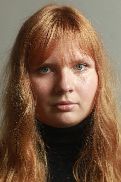 Julia Adamczyk - Actor Profile Photo