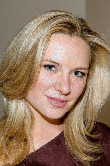 Lee-Anne Summers - Actor Profile Photo