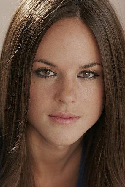 Sarah Butler - Actor Profile Photo