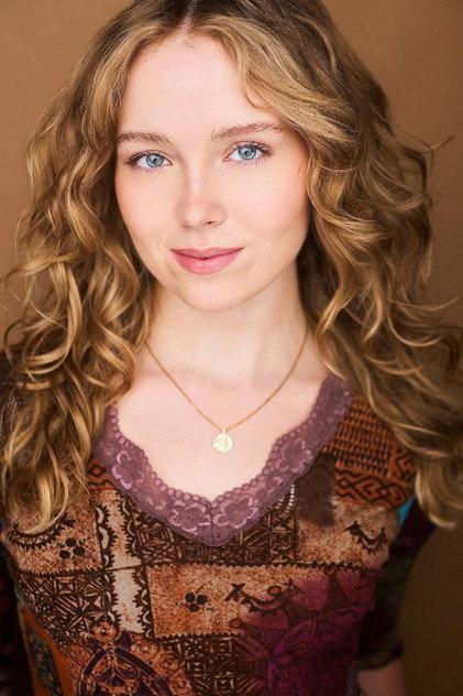 Emi Curia - Actor Profile Photo