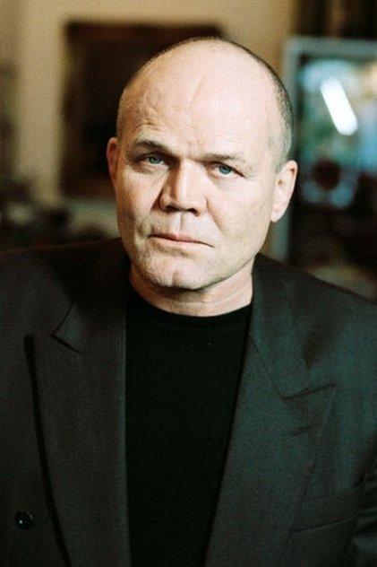 Dan van Husen - Actor Profile Photo