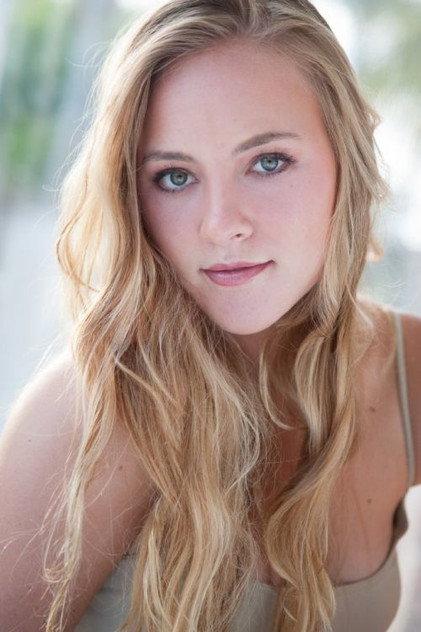 Hannah Robinson - Actor Profile Photo